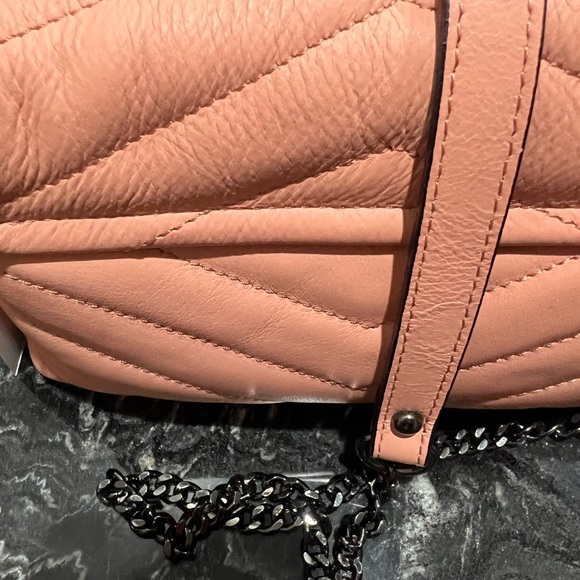 NWT Italians Leather Quilted Crossbody with Detachable Chain Strap - Picture 4 of 10